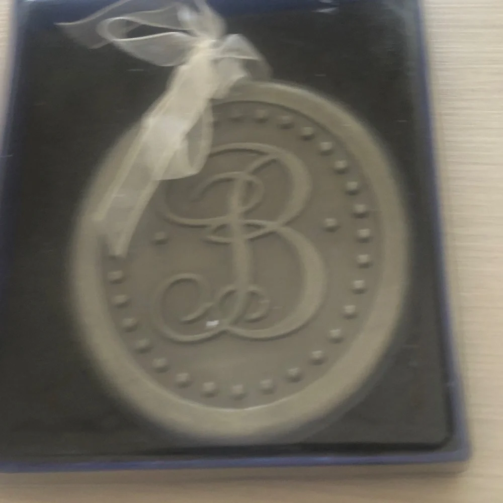 Elegant Monogram 'B' Ornament Gift Accent Decoration Home Decor